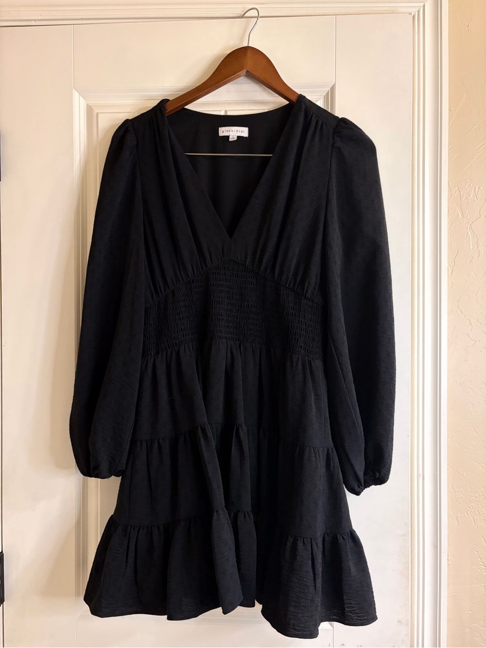 Gianni Bini Black V-Neck Tiered Long-Sleeve Dress